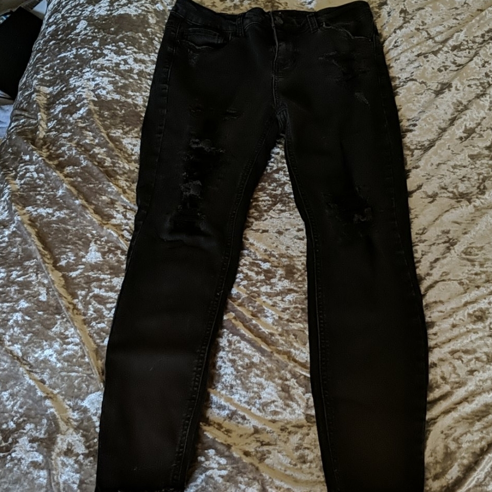 Black Jeans with Fake Rips